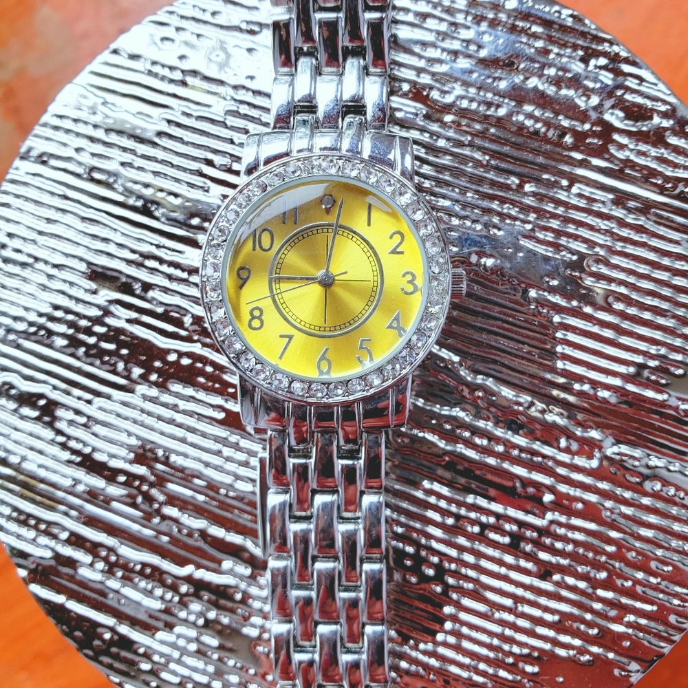 2 for 15!Diamond dial watch